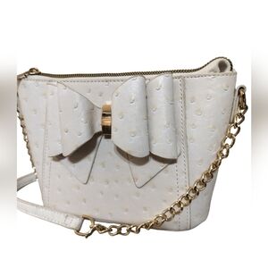 (1392) Crossi New York Bow Accent  Gold Chain Strap Crossbody Handbag